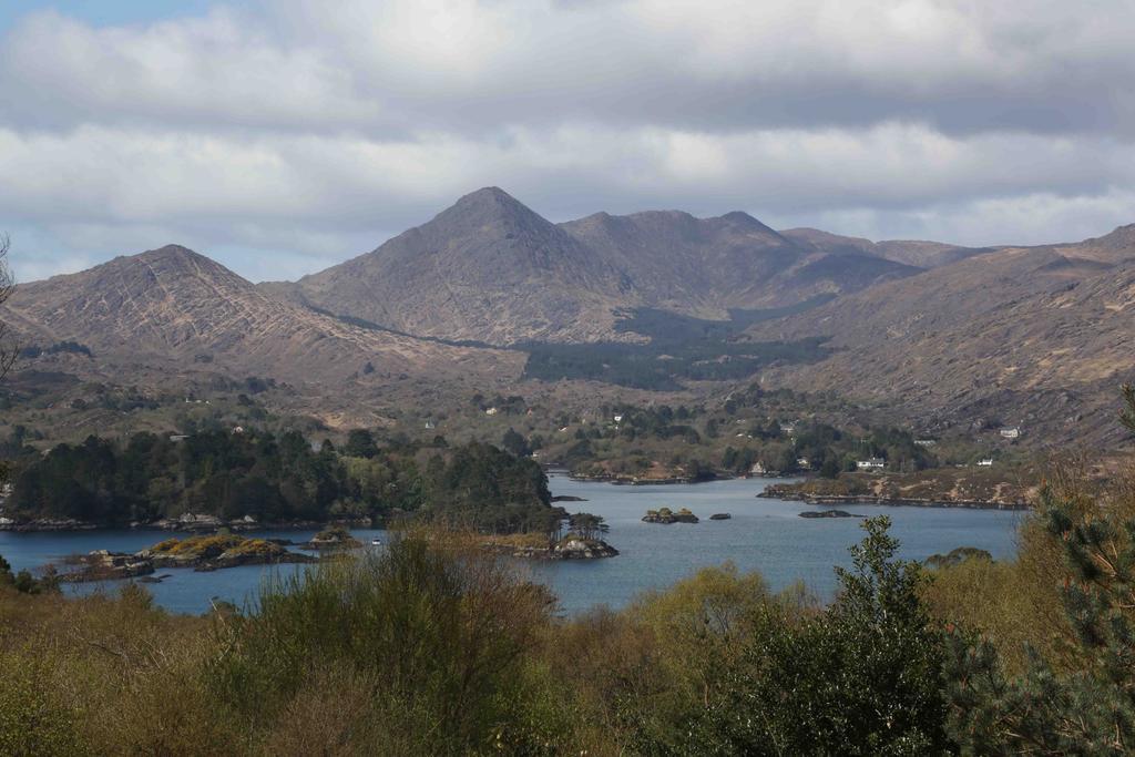 The Perrin Inn Glengarriff Esterno foto